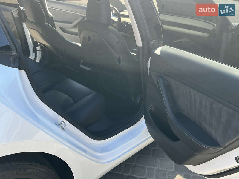Седан Tesla Model 3 2021 в Белой Церкви
