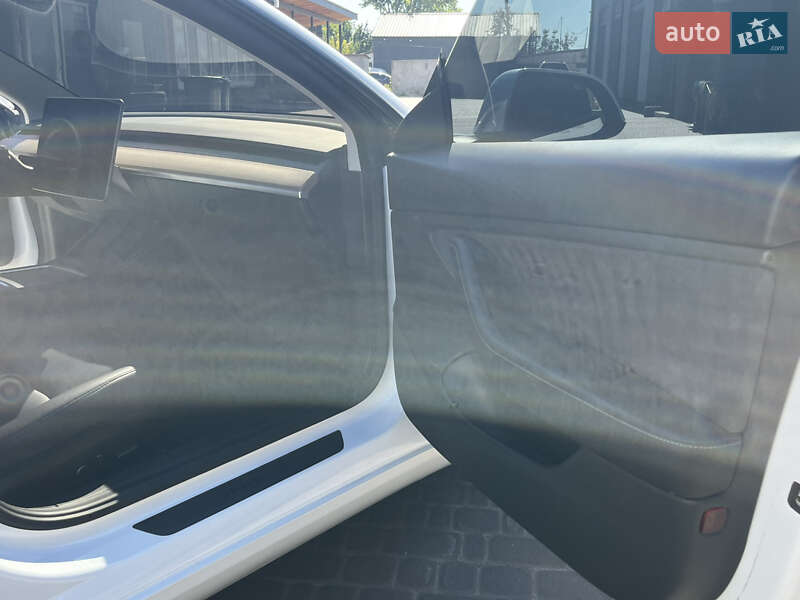 Седан Tesla Model 3 2021 в Белой Церкви