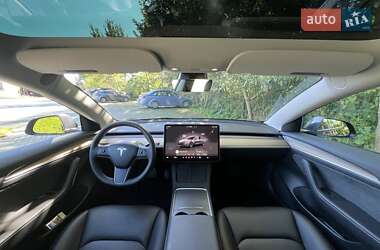 Седан Tesla Model 3 2023 в 