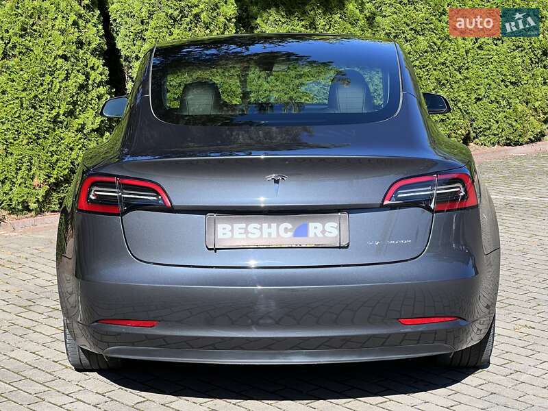 Седан Tesla Model 3 2023 в Львові