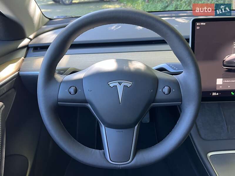 Седан Tesla Model 3 2023 в Львові