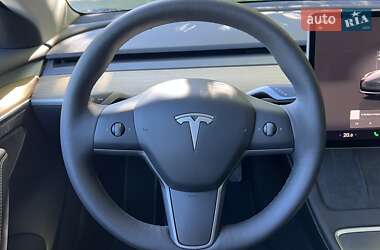 Седан Tesla Model 3 2023 в 