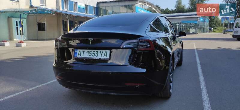 Седан Tesla Model 3 2018 в Києві