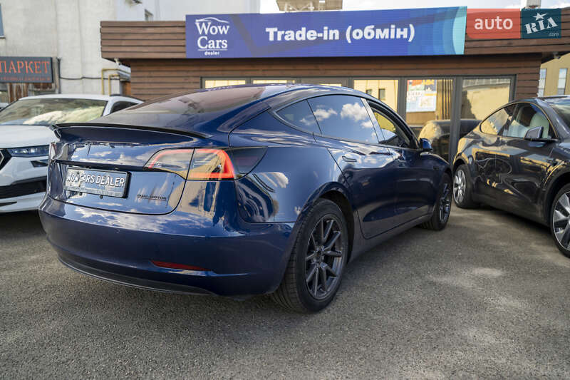 Седан Tesla Model 3 2018 в Києві