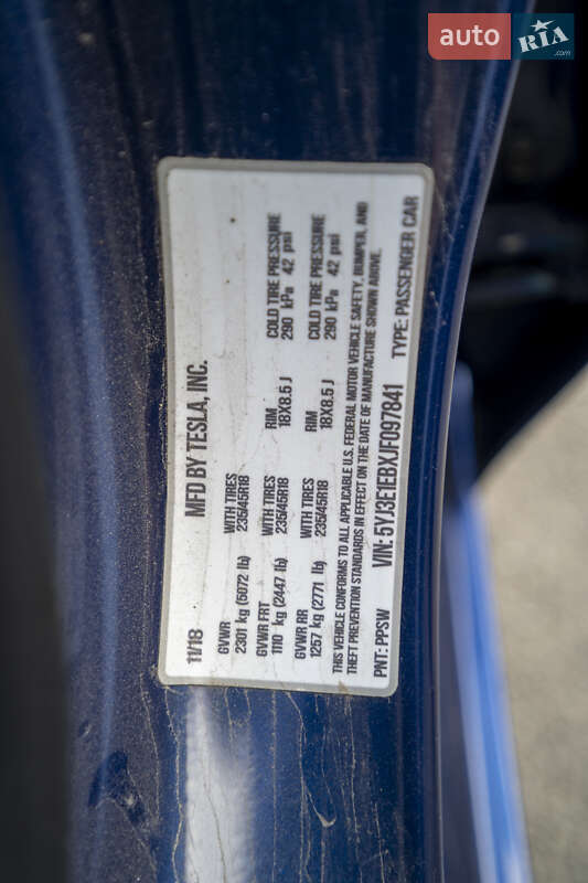 Седан Tesla Model 3 2018 в Києві