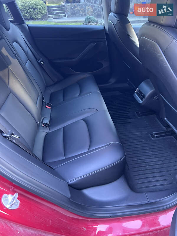 Седан Tesla Model 3 2022 в Львові