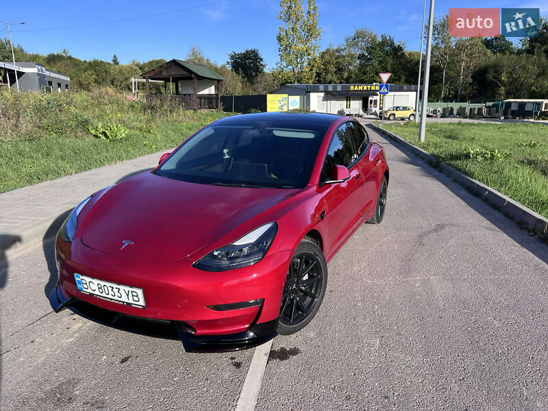 Седан Tesla Model 3 2022 в Львові
