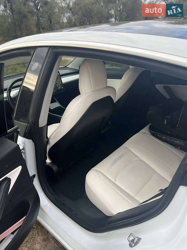Седан Tesla Model 3 2018 в Харькове