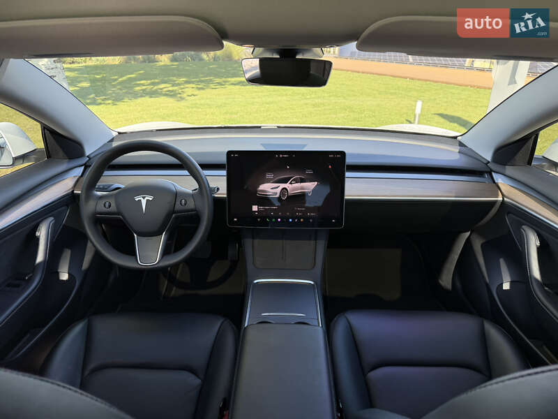 Седан Tesla Model 3 2022 в Днепре