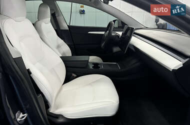 Седан Tesla Model 3 2021 в 