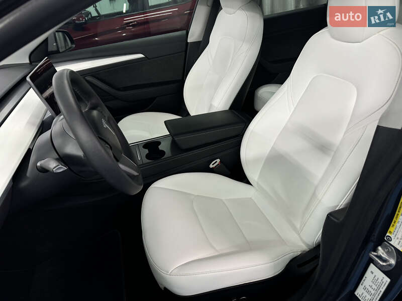 Седан Tesla Model 3 2021 в Днепре