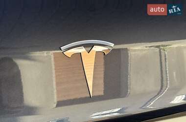 Седан Tesla Model 3 2023 в 
