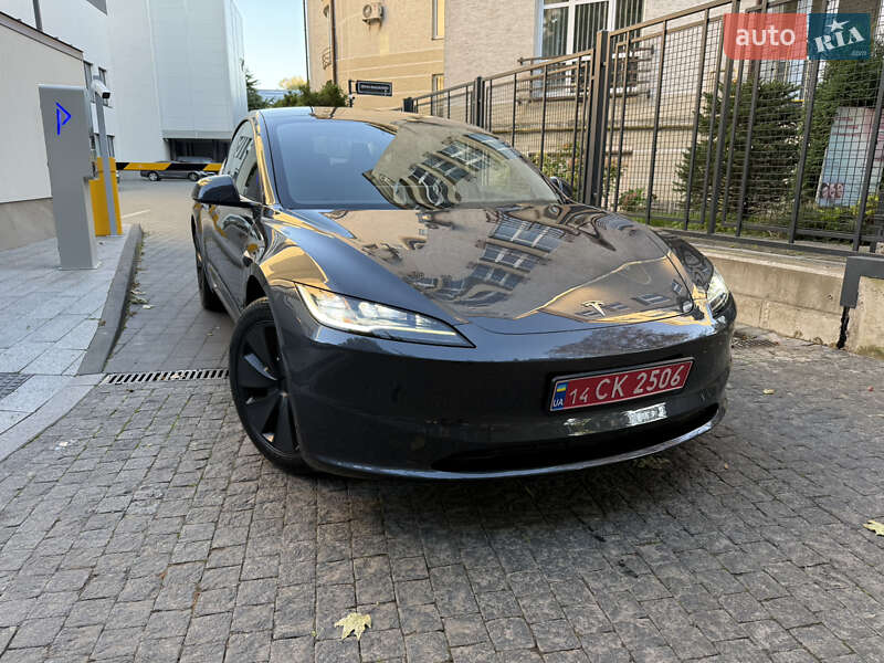 Седан Tesla Model 3 2024 в Львові