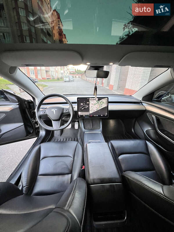 Седан Tesla Model 3 2022 в Тернополі