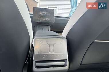 Седан Tesla Model 3 2024 в 