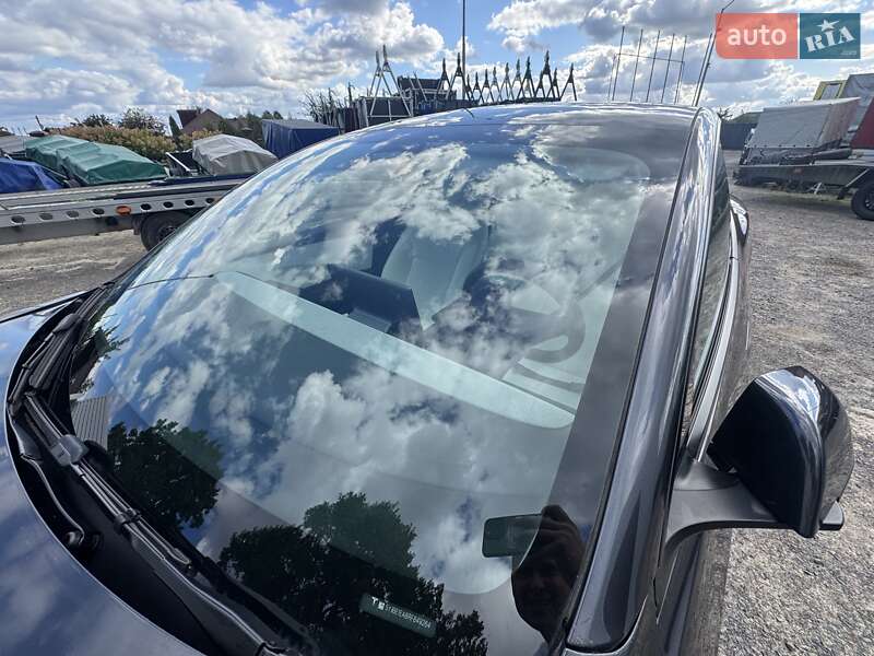 Седан Tesla Model 3 2024 в Рівному