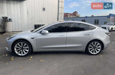 Седан Tesla Model 3 2018 в Броварах