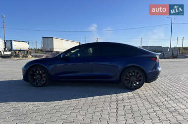 Седан Tesla Model 3 2022 в 