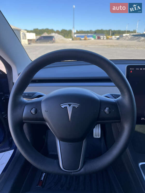 Седан Tesla Model 3 2022 в Ровно