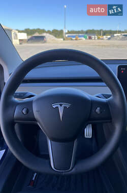 Седан Tesla Model 3 2022 в 
