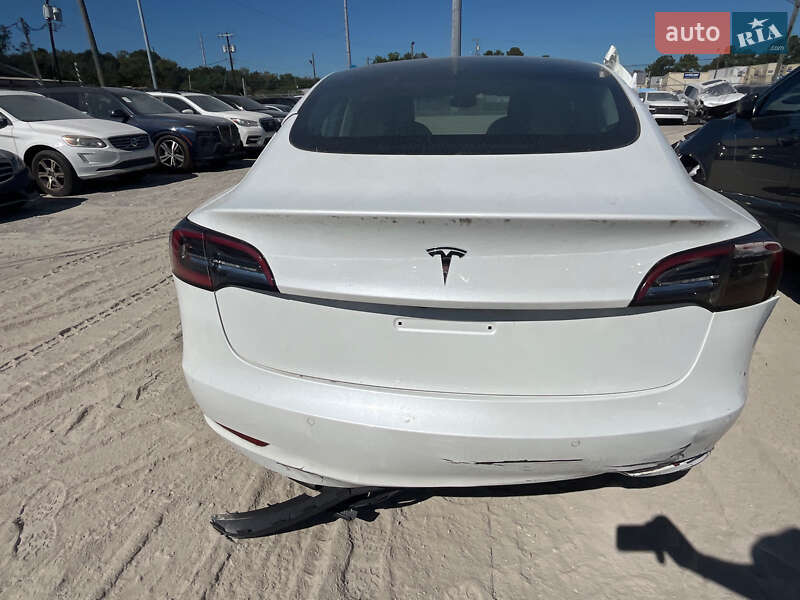 Седан Tesla Model 3 2022 в Одессе