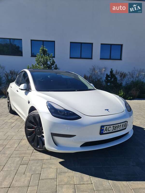 Седан Tesla Model 3 2023 в Луцьку