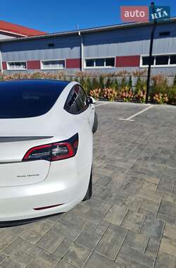 Седан Tesla Model 3 2023 в Луцке