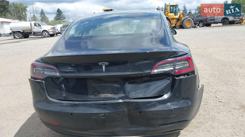 Седан Tesla Model 3 2018 в Львові