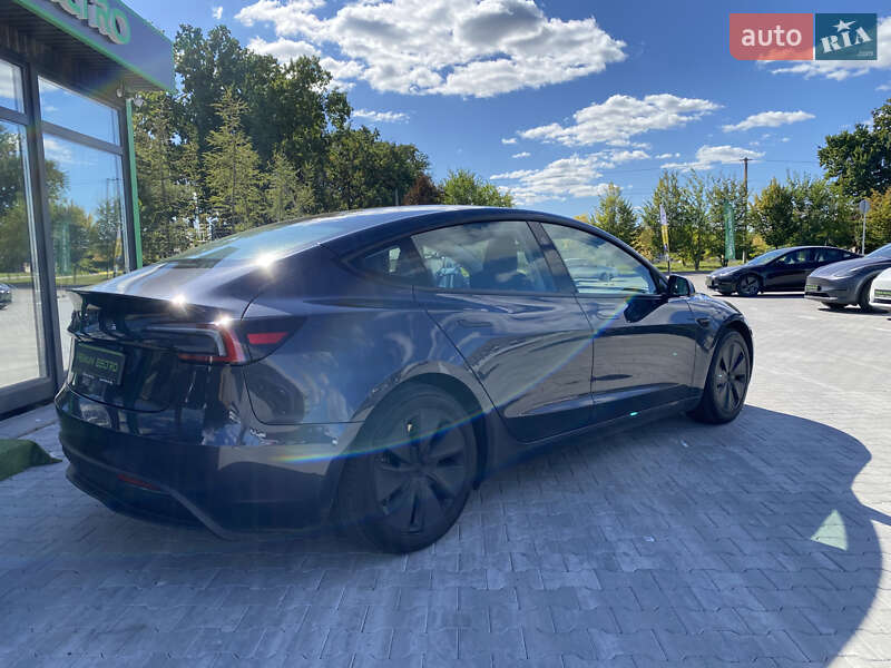 Седан Tesla Model 3 2024 в Києві