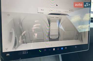 Седан Tesla Model 3 2024 в 