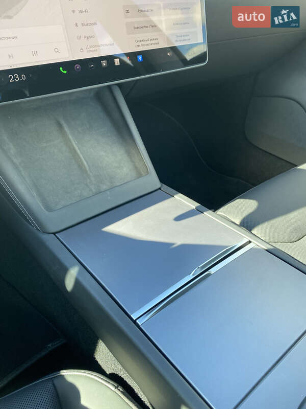 Седан Tesla Model 3 2024 в Києві