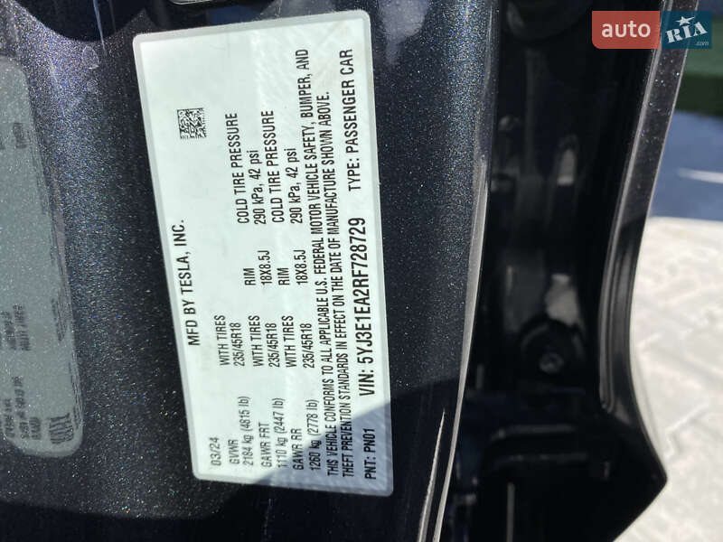 Седан Tesla Model 3 2024 в Києві