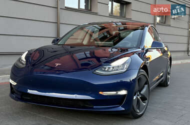Седан Tesla Model 3 2018 в 