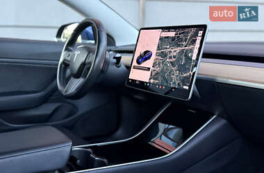 Седан Tesla Model 3 2018 в 