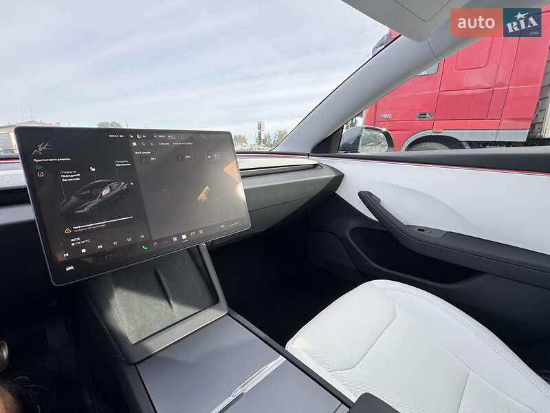 Седан Tesla Model 3 2024 в Рівному