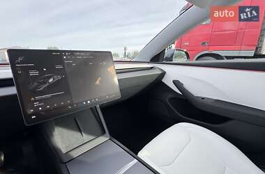 Седан Tesla Model 3 2024 в 