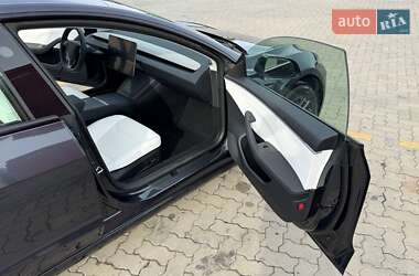 Седан Tesla Model 3 2024 в 