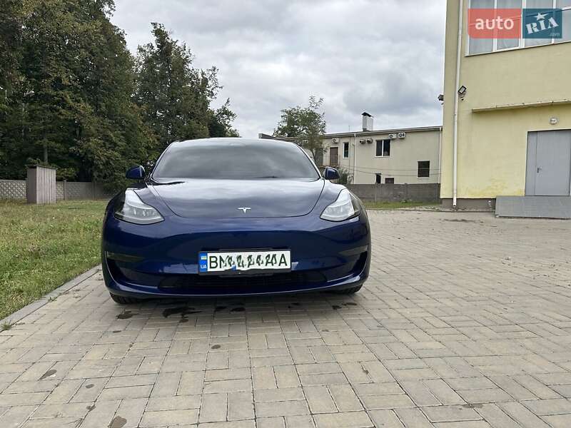 Седан Tesla Model 3 2023 в Сумах