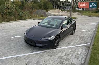Седан Tesla Model 3 2024 в 