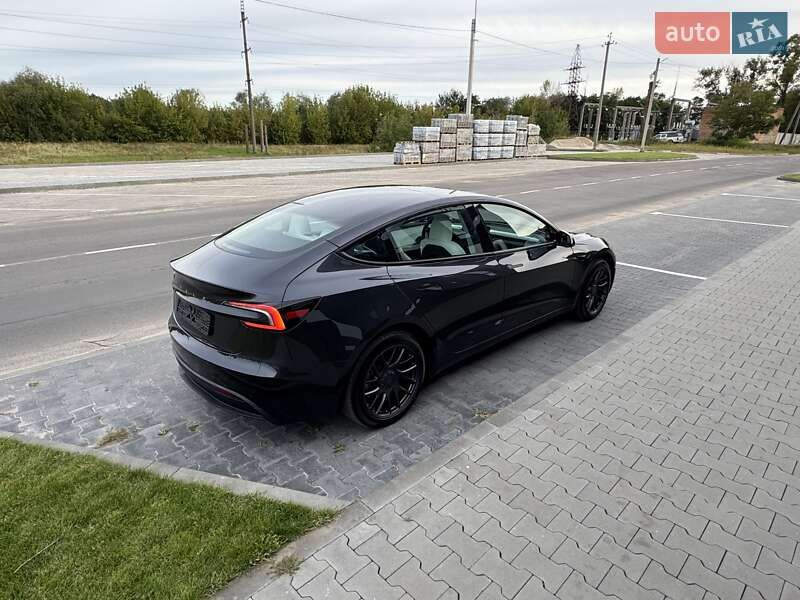 Седан Tesla Model 3 2024 в Рівному