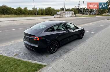 Седан Tesla Model 3 2024 в 