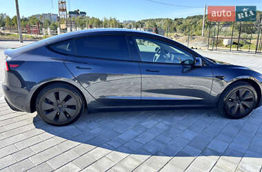 Седан Tesla Model 3 2024 в 