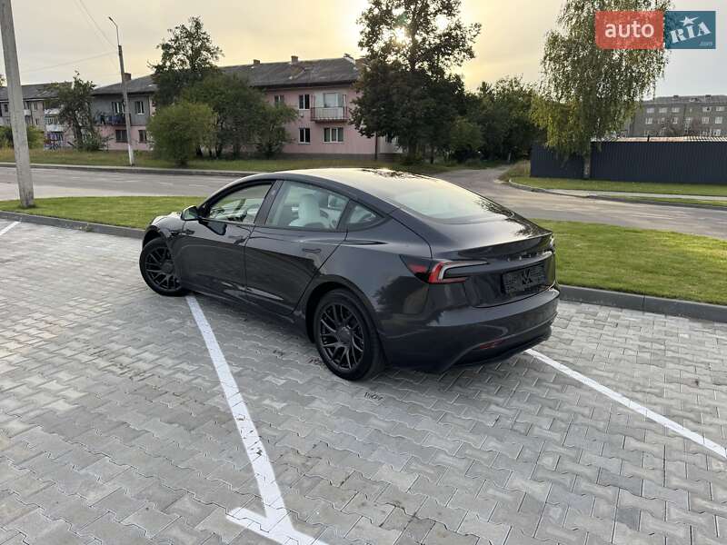 Седан Tesla Model 3 2024 в Рівному