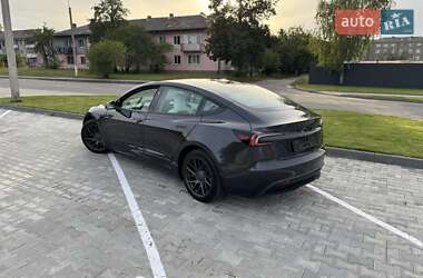Седан Tesla Model 3 2024 в 