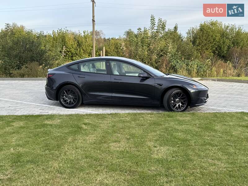 Седан Tesla Model 3 2024 в Рівному