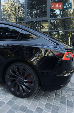 Седан Tesla Model 3 2021 в 