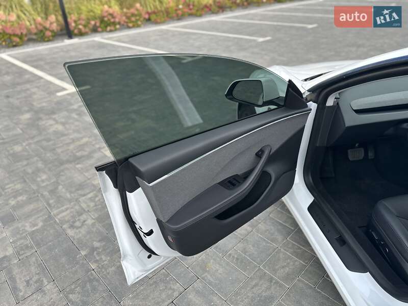 Седан Tesla Model 3 2024 в Луцьку фото 10 Седан Tesla Model 3 2024 в Луцьку