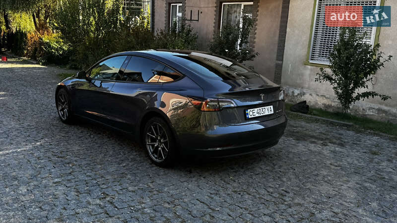 Седан Tesla Model 3 2022 в Чернівцях