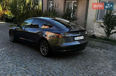 Седан Tesla Model 3 2022 в 