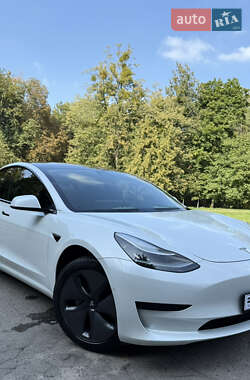 Седан Tesla Model 3 2019 в Львові